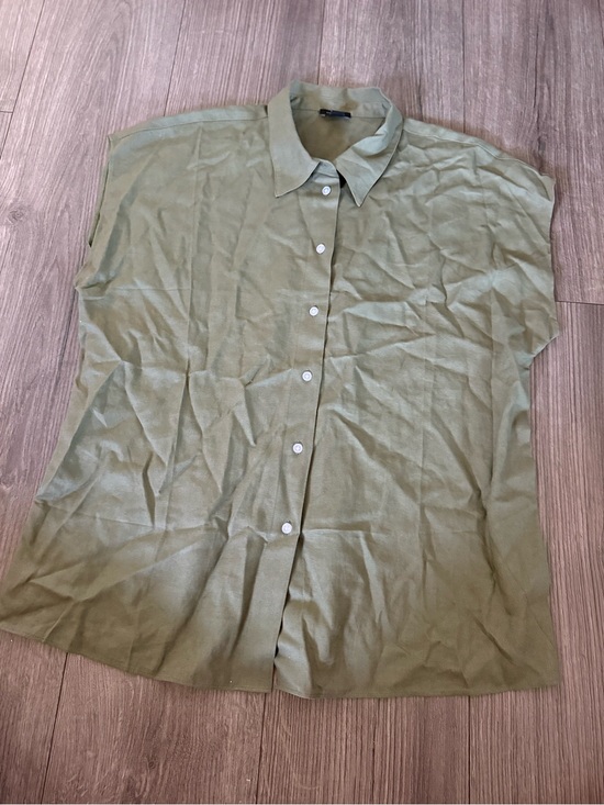 Ann Taylor Tops - Lightweight Olive Button-Front Women's Top